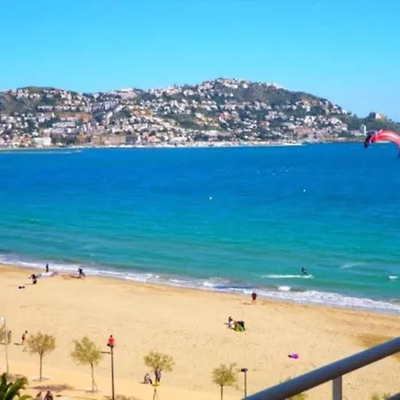 Apartamento With Scenic View Roses