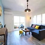Apartman In With Waterfront Views *