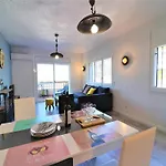 Apartman In With Waterfront Views *