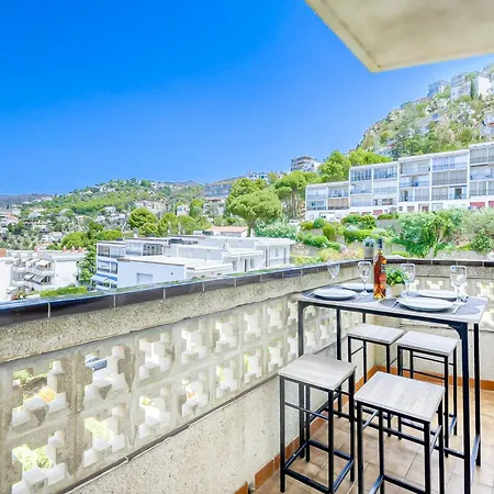 Apartment With Scenic View