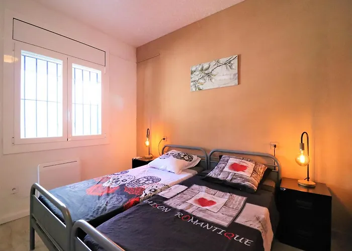 In With Waterfront Views شقة *