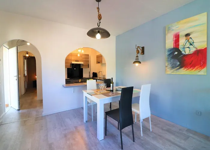 شقة In With Waterfront Views *