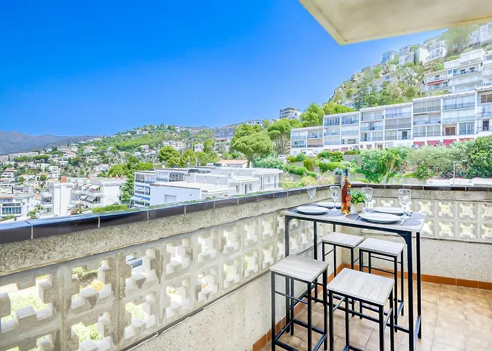شقة In With Waterfront Views