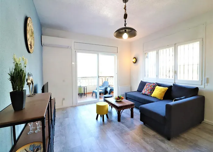 شقة In With Waterfront Views *