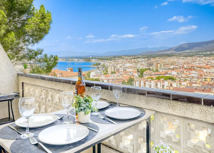 In With Waterfront Views شقة روساس