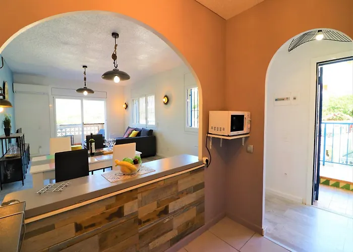 In With Waterfront Views شقة روساس
