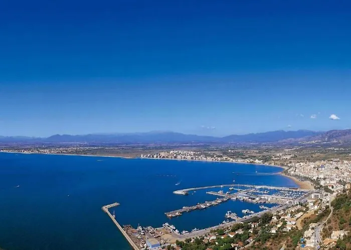 شقة In With Waterfront Views *